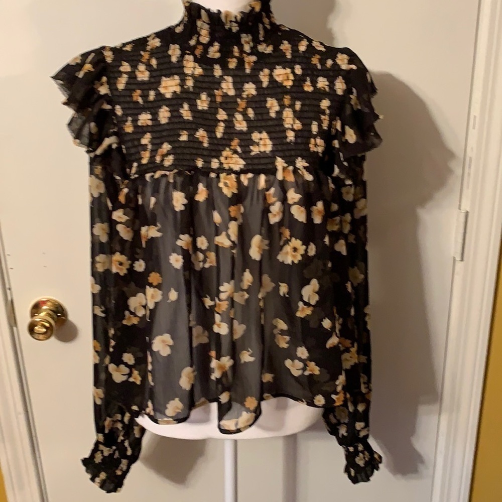 NWT OPT One Pretty Time High Neck Floral Blouse M - Picture 2 of 9